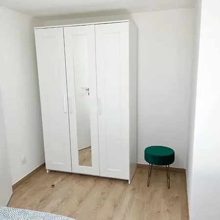 Duplex Centre - 50m De La - Clim - Garage - Netflix Apartment