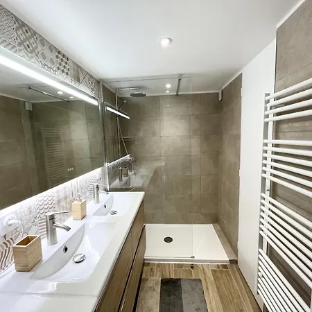 Duplex Centre - 50m De La - Clim - Garage - Netflix