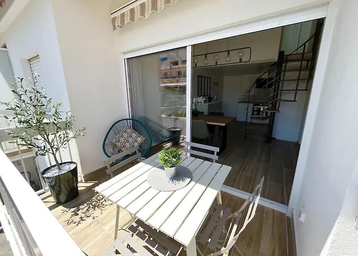 Duplex Centre - 50m De La - Clim - Garage - Netflix * Le Grau-du-Roi