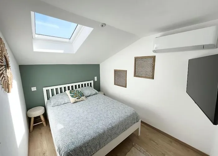 Duplex Centre - 50m De La - Clim - Garage - Netflix Apartment *