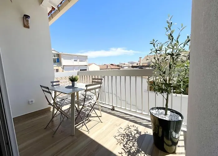 Duplex Centre - 50m De La - Clim - Garage - Netflix Διαμέρισμα
